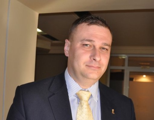 Gheorghe: Îi recomand lui Ponta să rămână în campanie până în decembrie, când visează el că va deveni preşedinte